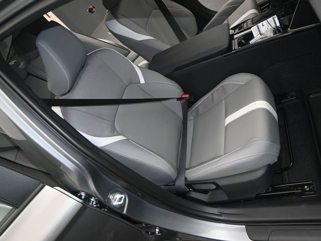 Used 2026 Toyota Camry SE image 15