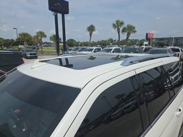 Used 2021 Lincoln Navigator Reserve AWD/4WD image 6