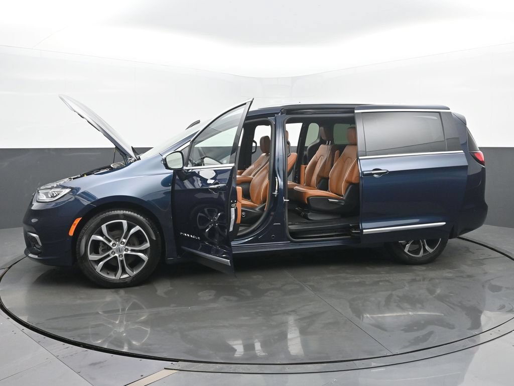 Used 2024 Chrysler Pacifica Pinnacle FWD image 53