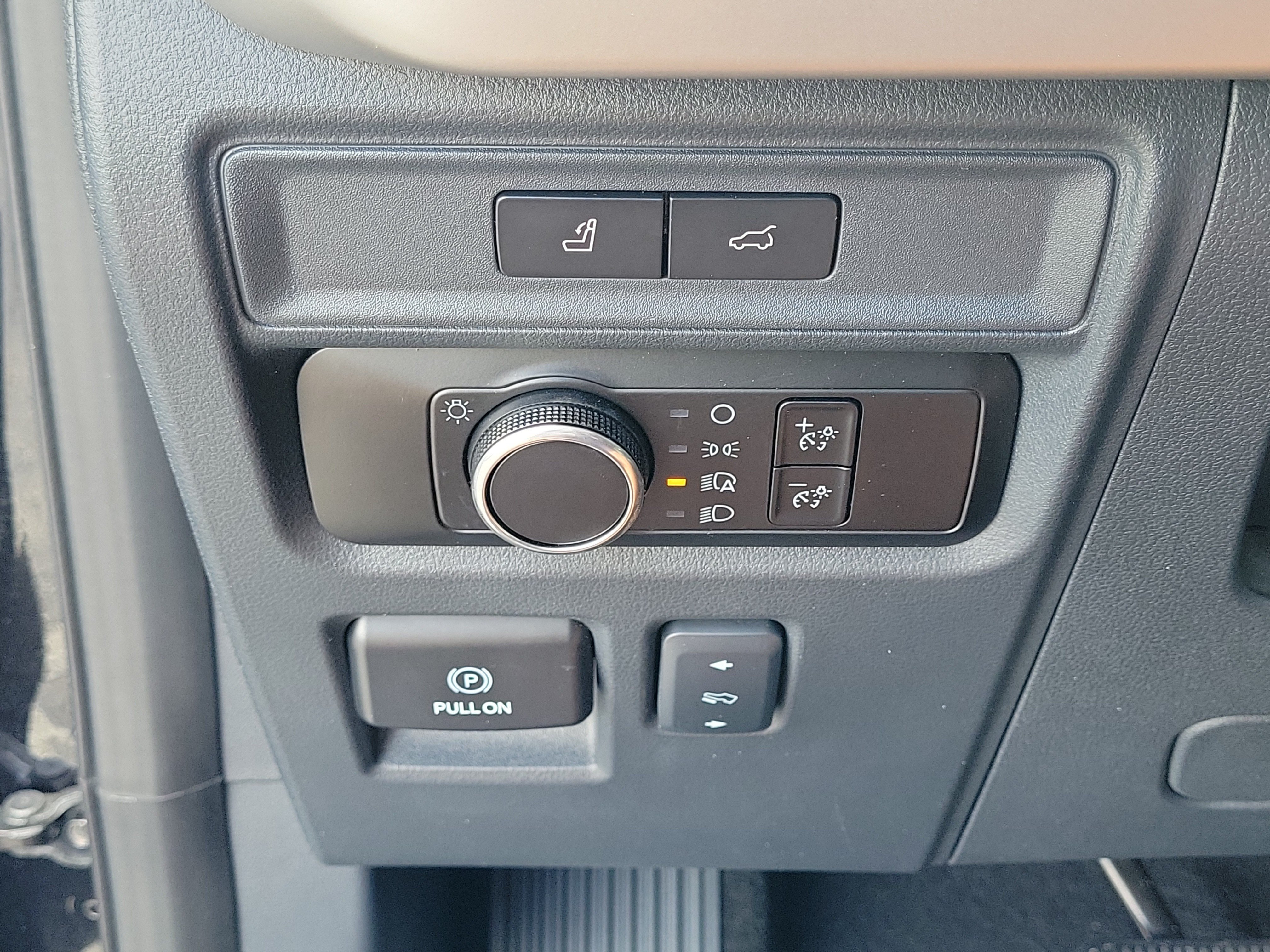 Used 2024 Ford Expedition XLT RWD image 27
