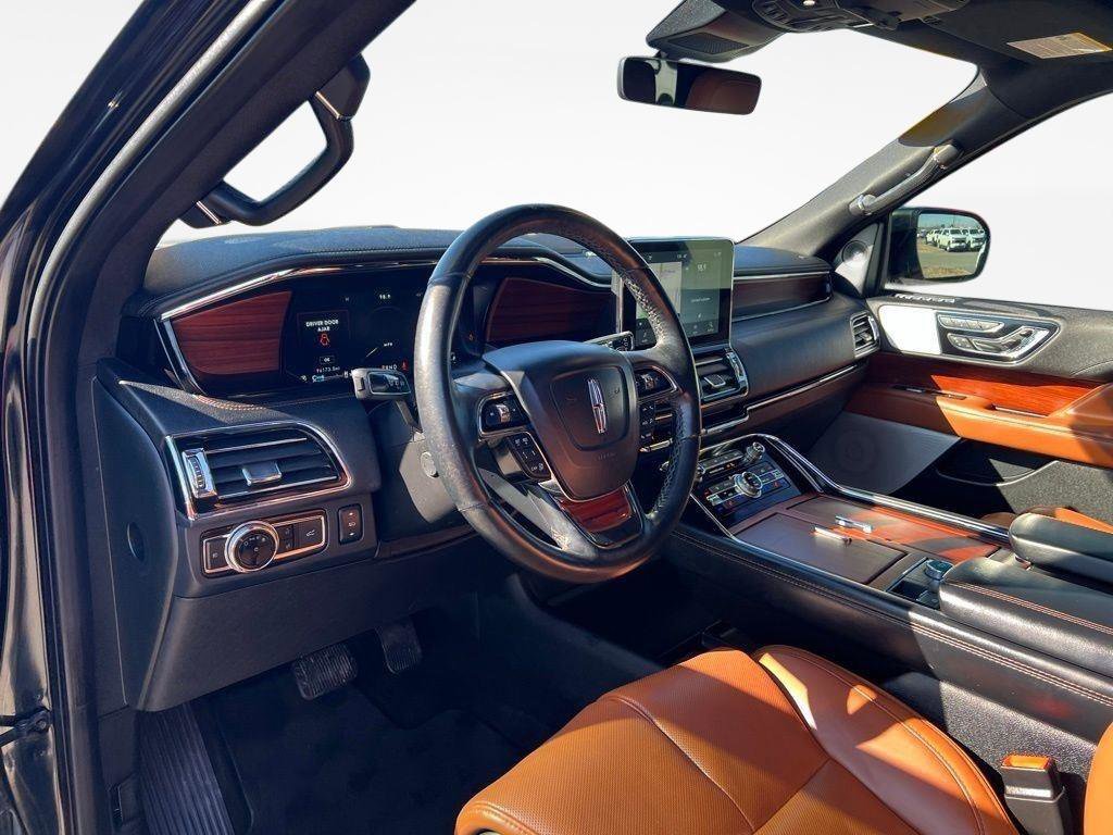 Used 2021 Lincoln Navigator L Reserve w/ Luxury Package image 16