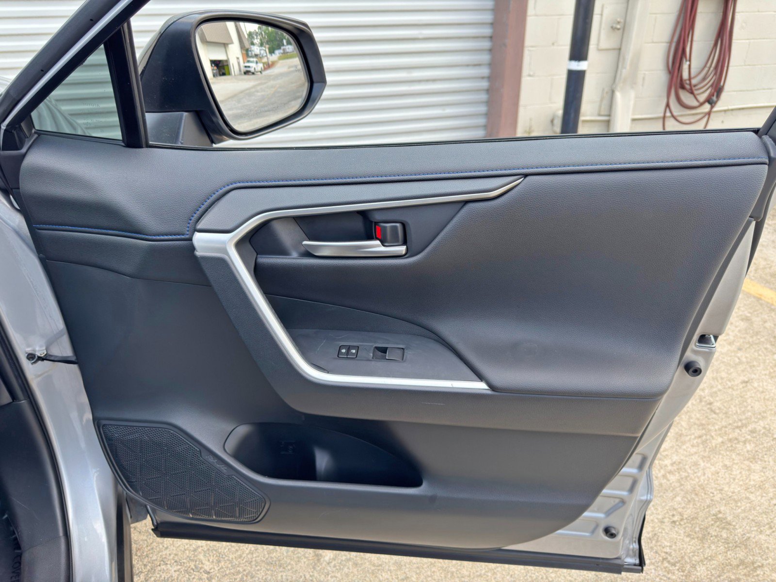 Used 2019 Toyota RAV4 XSE w/ XSE Weather Package AWD/4WD image 42