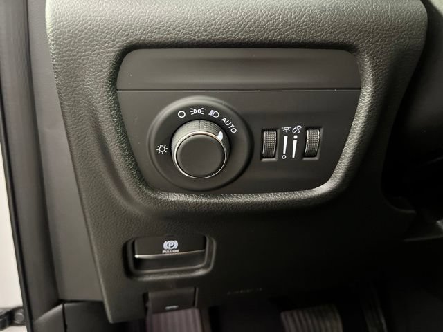 New 2026 Jeep Grand Cherokee Altitude AWD/4WD image 19