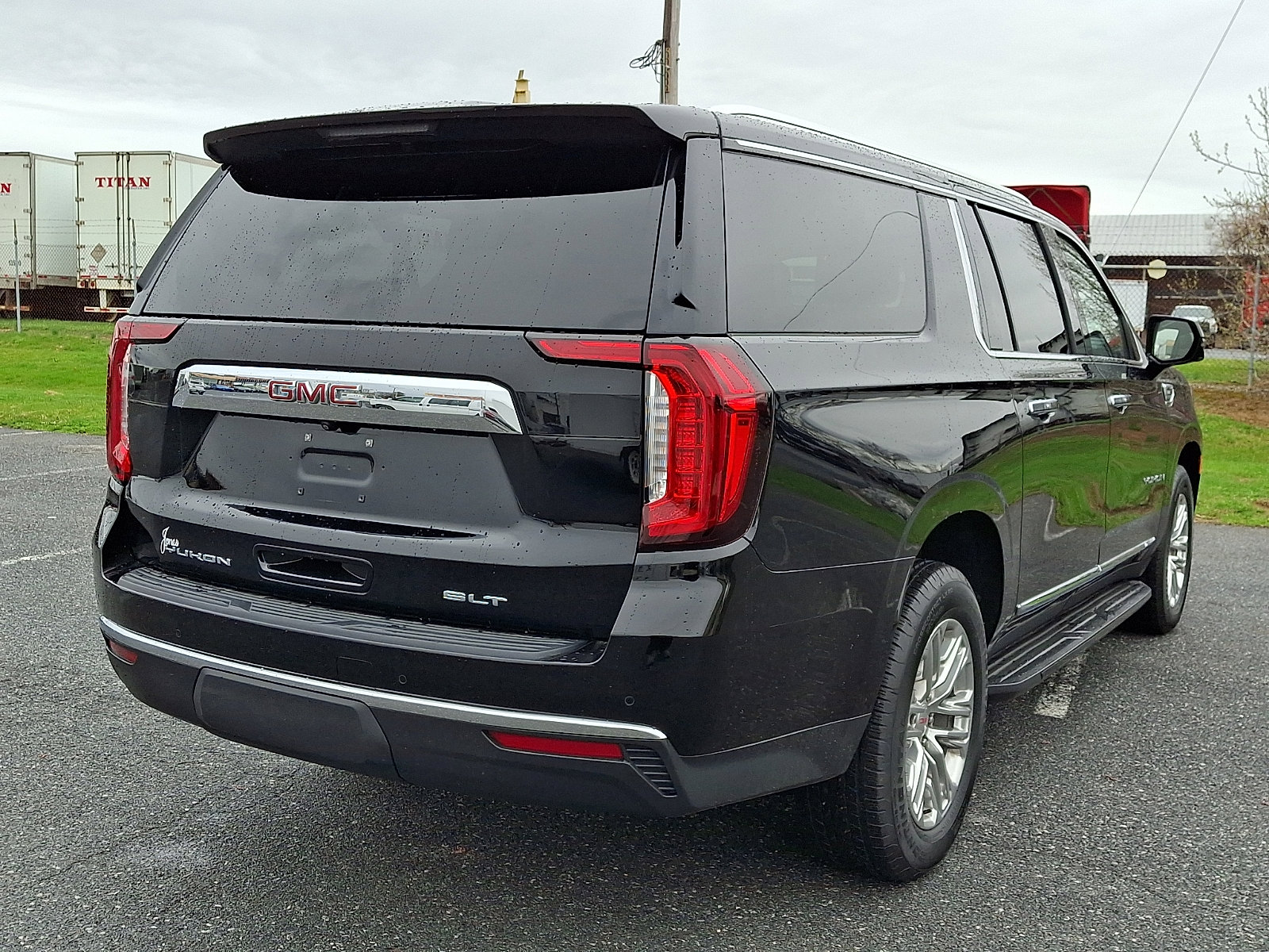 Certified 2023 GMC Yukon XL SLT w/ SLT Premium Package image 6