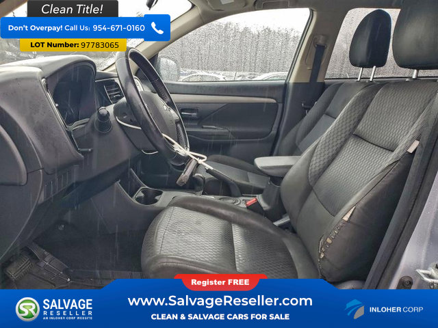 Used 2014 Mitsubishi Outlander SE image 9