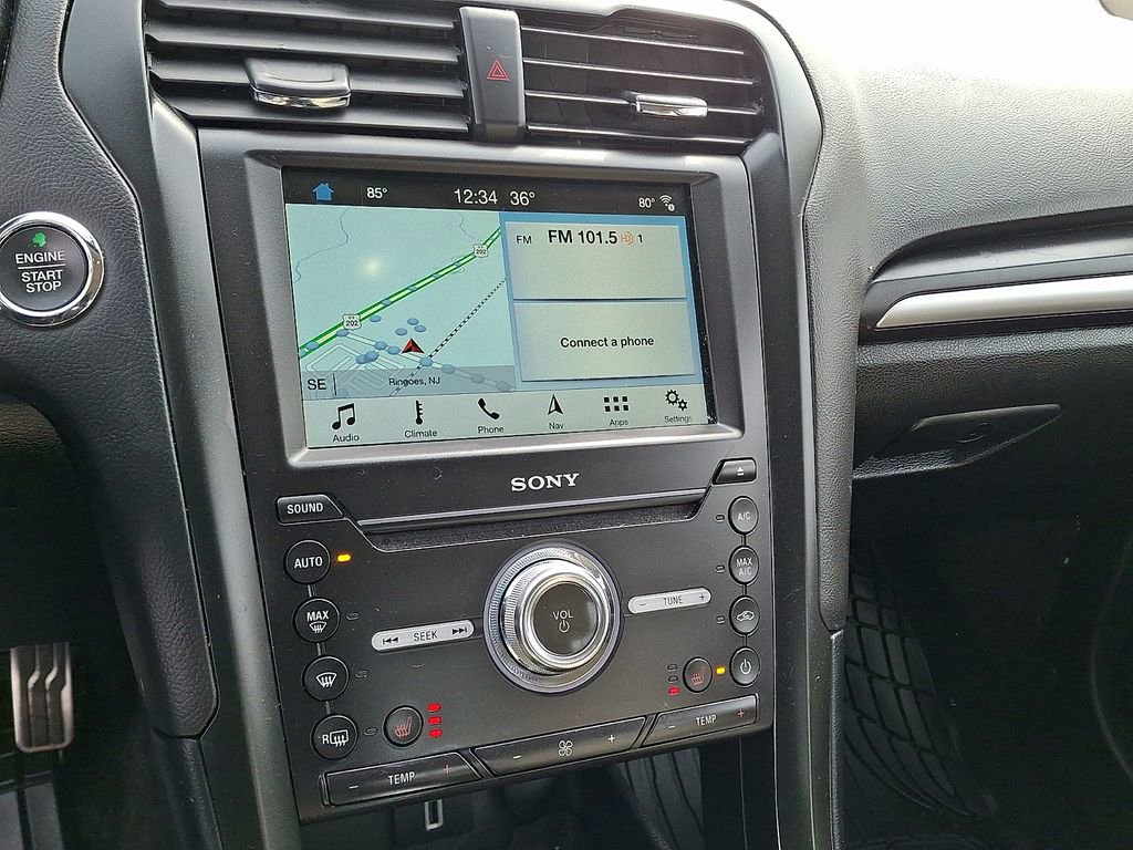 Used 2018 Ford Fusion Titanium image 3