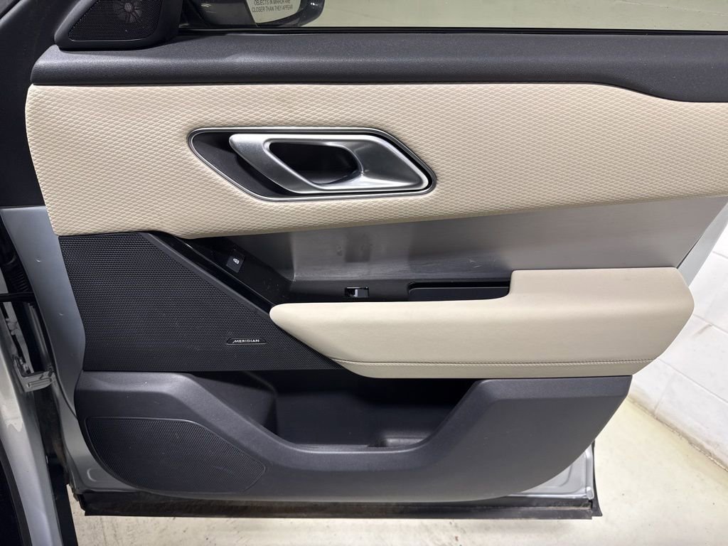 Used 2023 Land Rover Range Rover Velar R-Dynamic S image 34