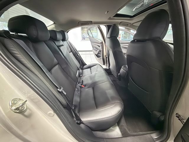 Used 2022 MAZDA MAZDA3 s image 13