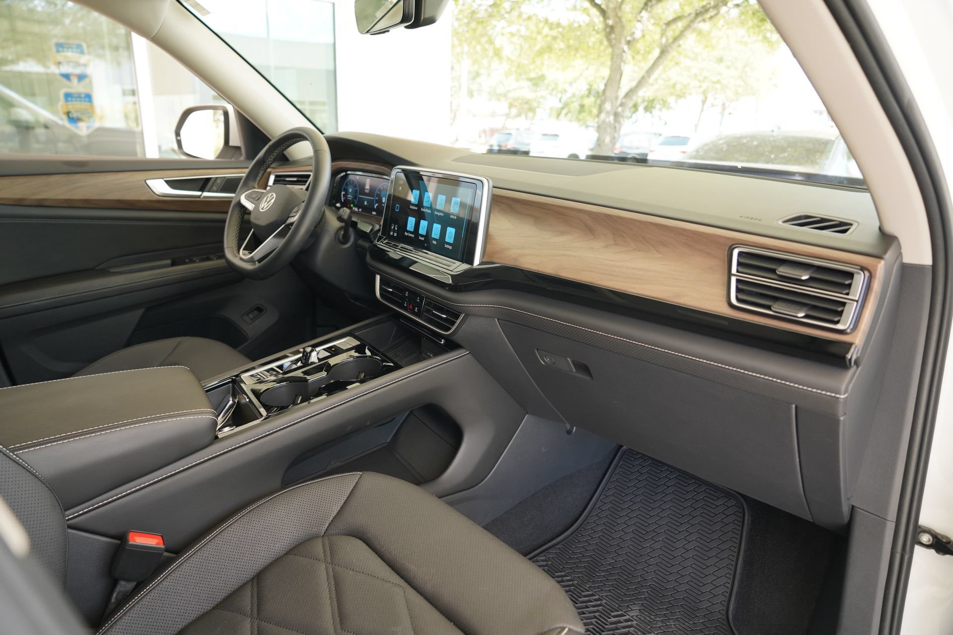 Certified 2026 Volkswagen Atlas SE FWD image 22