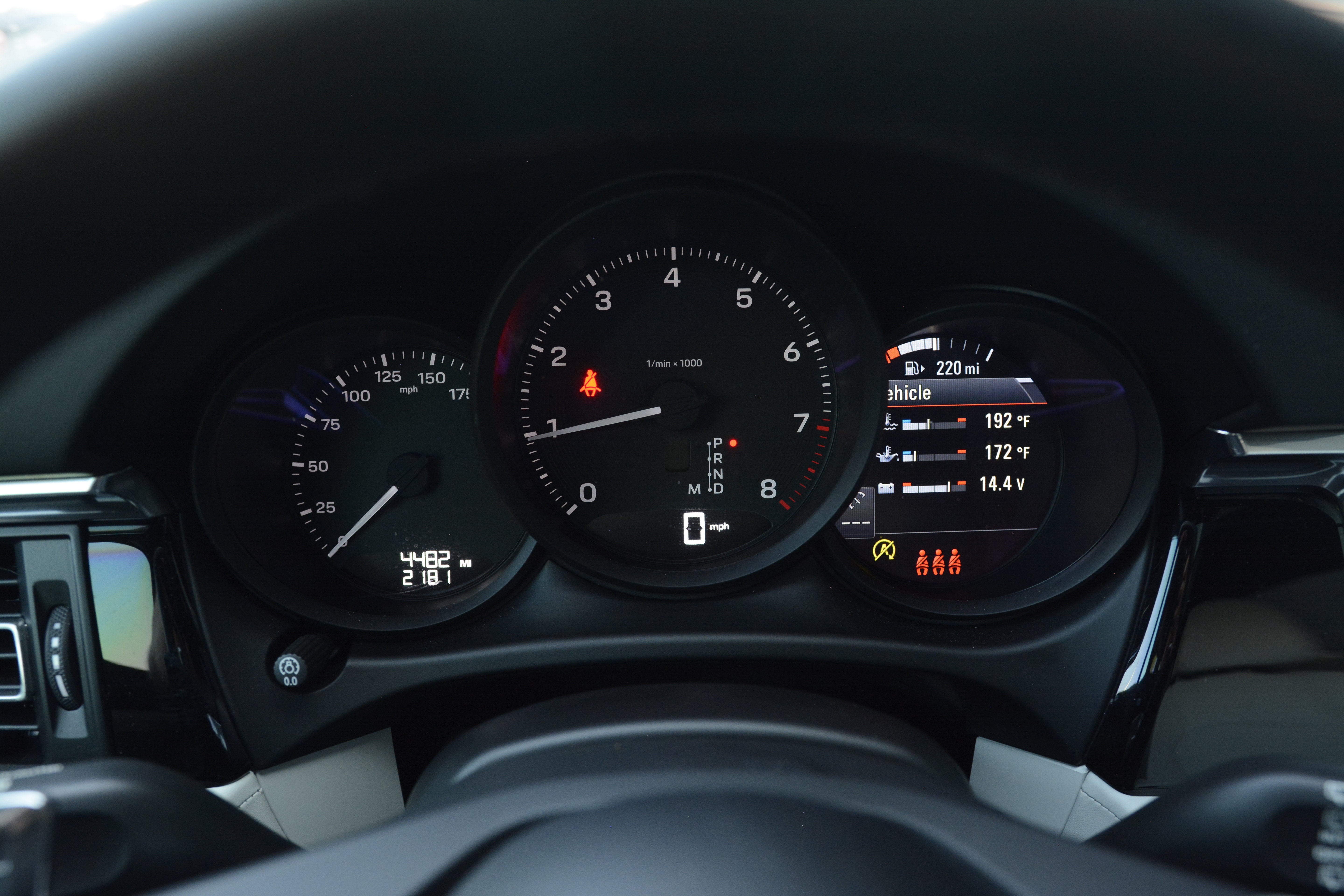 Certified 2026 Porsche Macan AWD/4WD image 17