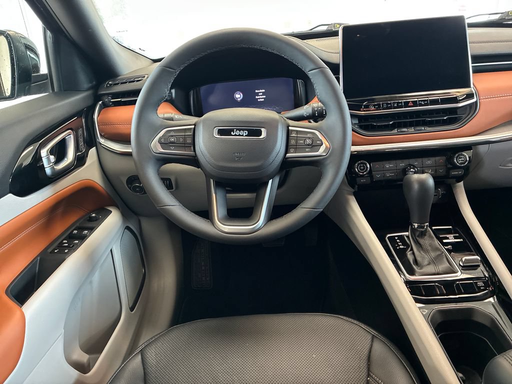 Used 2024 Jeep Compass Limited w/ Elite Group AWD/4WD image 13