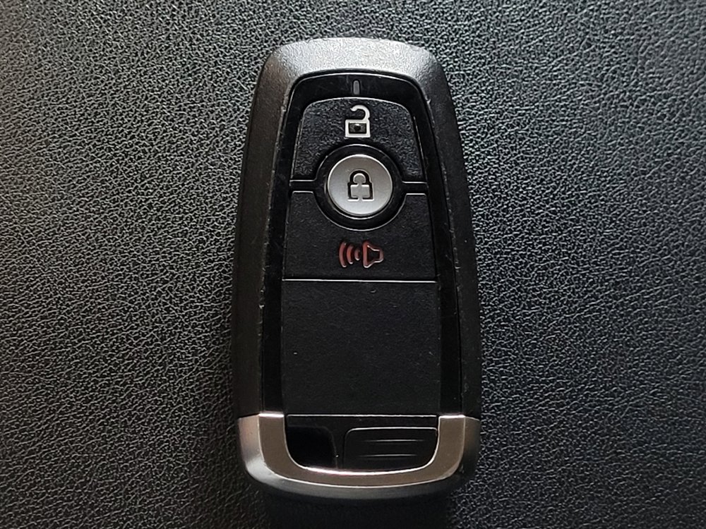 Used 2023 Ford Edge SEL image 32