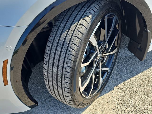 New 2026 Toyota Prius Plug-In Hybrid FWD image 33