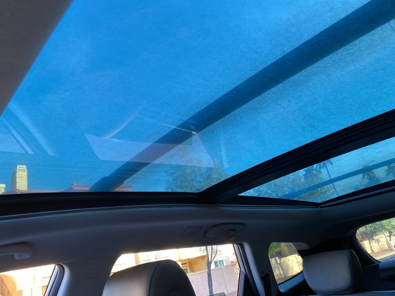 Used 2017 Hyundai Santa Fe SE Ultimate 3.3L Auto w/ SE Ultimate Tech Package 03 image 80