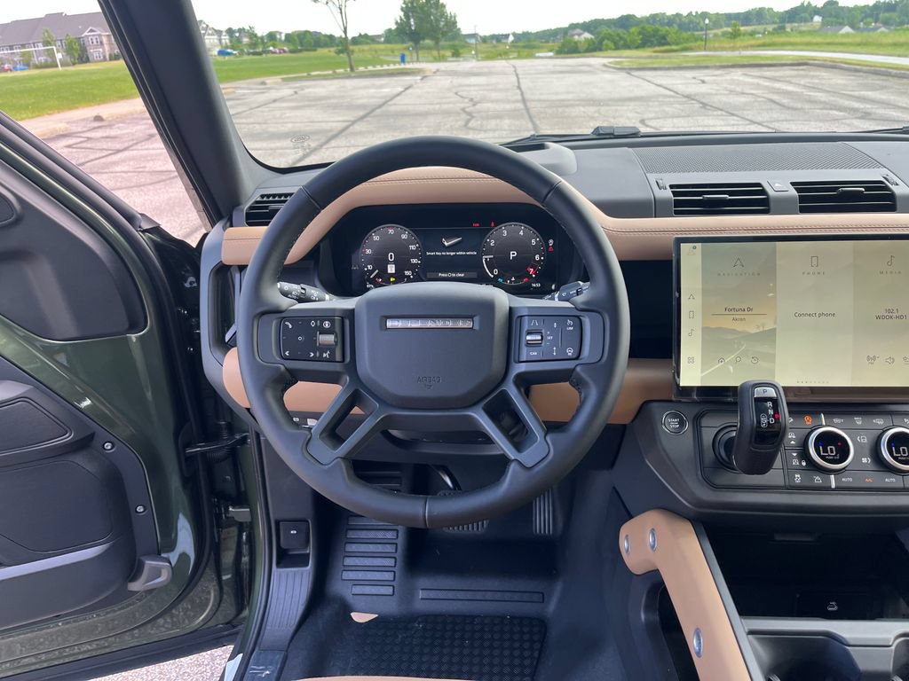 New 2026 Land Rover Defender 110 X-Dynamic SE AWD/4WD image 14