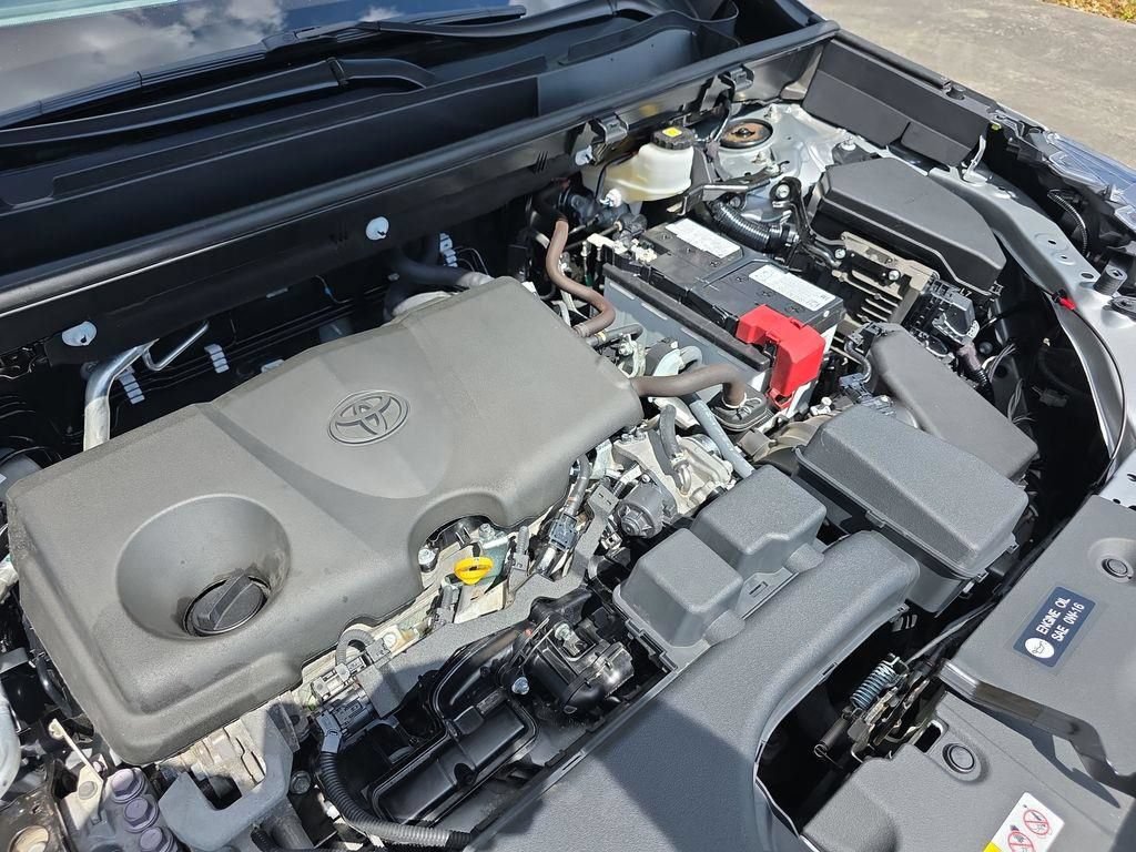 Used 2025 Toyota RAV4 XLE AWD/4WD image 29