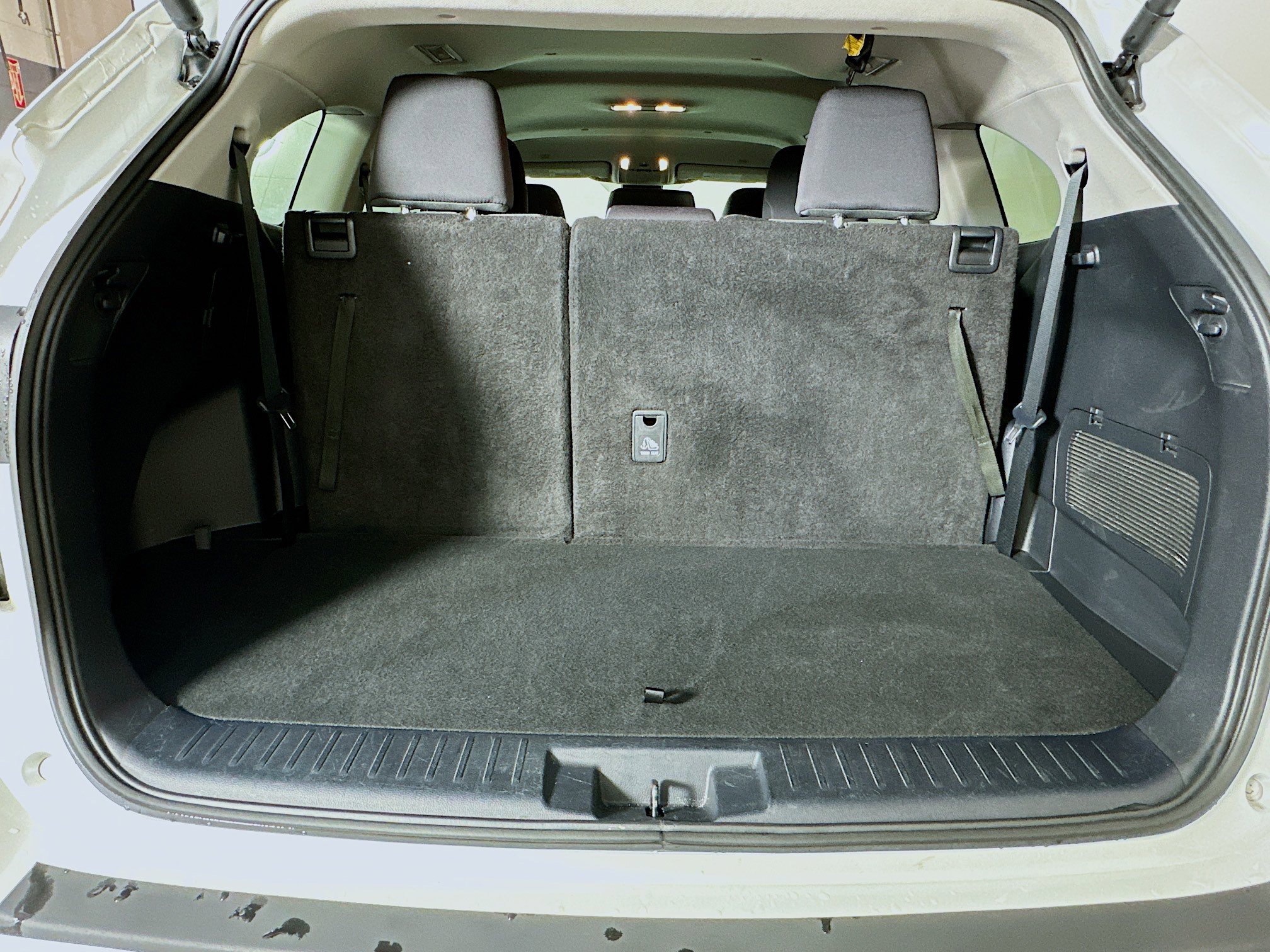 Used 2024 Toyota Highlander LE image 31