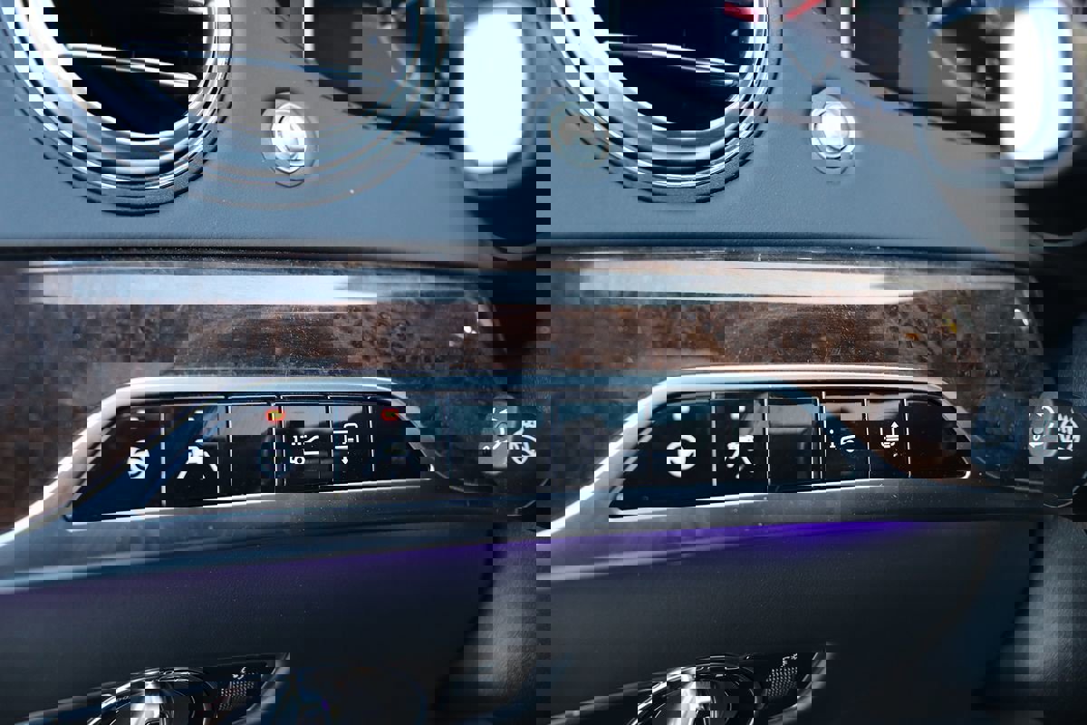 Used 2019 Mercedes-Benz S 560 Sedan w/ AMG Line Exterior image 61