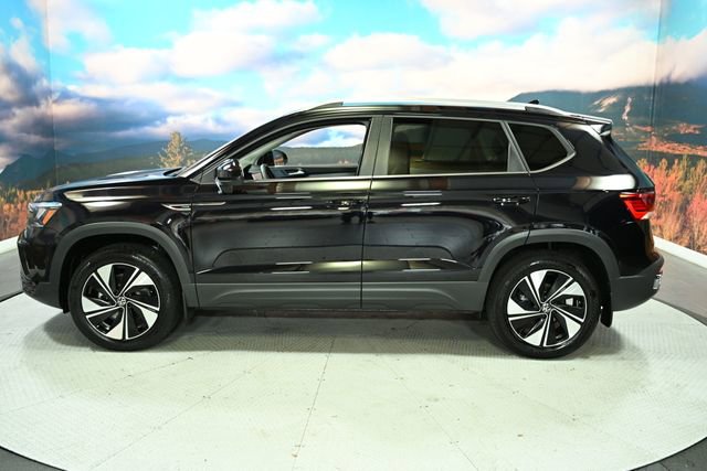 Used 2024 Volkswagen Taos SE image 5