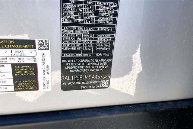 Used 2025 Land Rover Range Rover Sport SE image 11