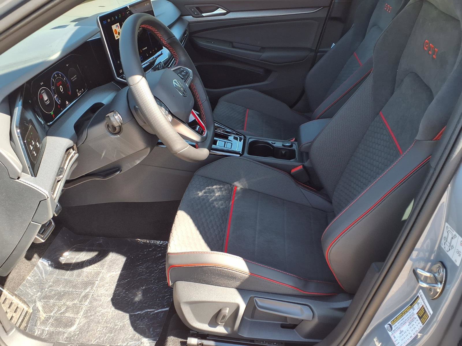 New 2026 Volkswagen GTI SE FWD image 15