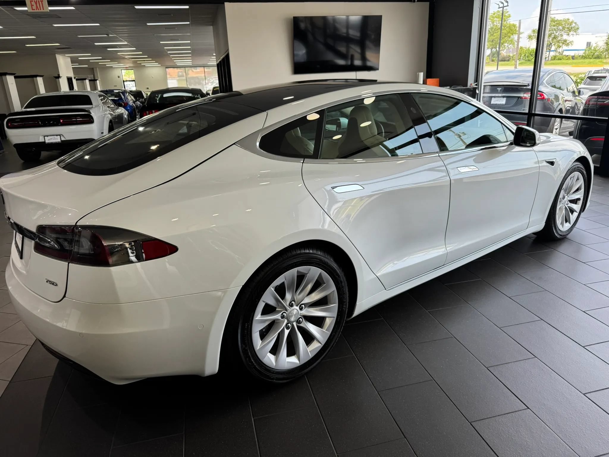 Used 2018 Tesla Model S 75D AWD/4WD image 4