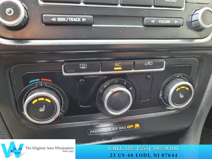 Used 2011 Volkswagen Golf 4-Door FWD image 13