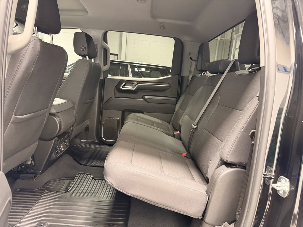 Used 2025 Chevrolet Silverado 1500 LT image 17