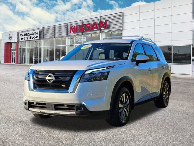 Certified 2025 Nissan Pathfinder SL image 3