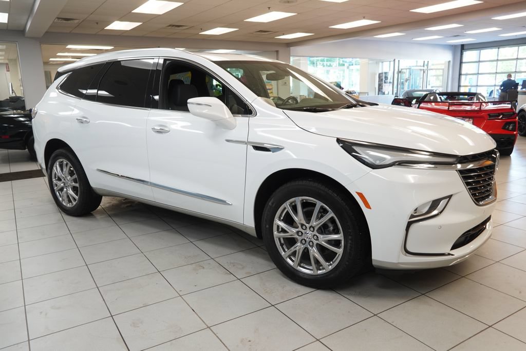 Used 2023 Buick Enclave Essence w/ Experience Buick Package AWD/4WD image 15