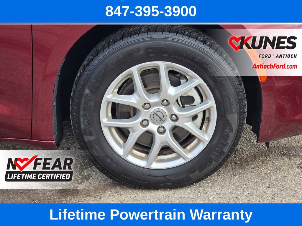 Used 2022 Chrysler Voyager LX image 9
