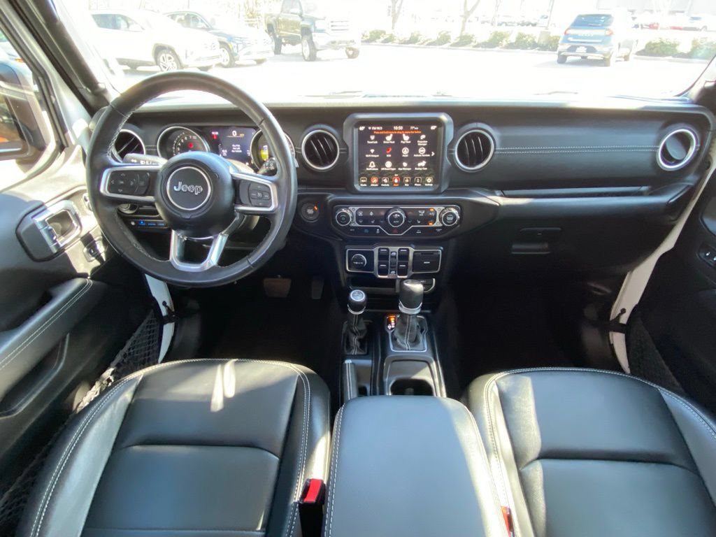 Used 2023 Jeep Wrangler Unlimited Sahara w/ Cold Weather Group AWD/4WD image 31