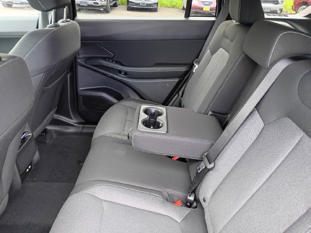 Used 2026 Jeep Cherokee Laredo AWD/4WD image 18