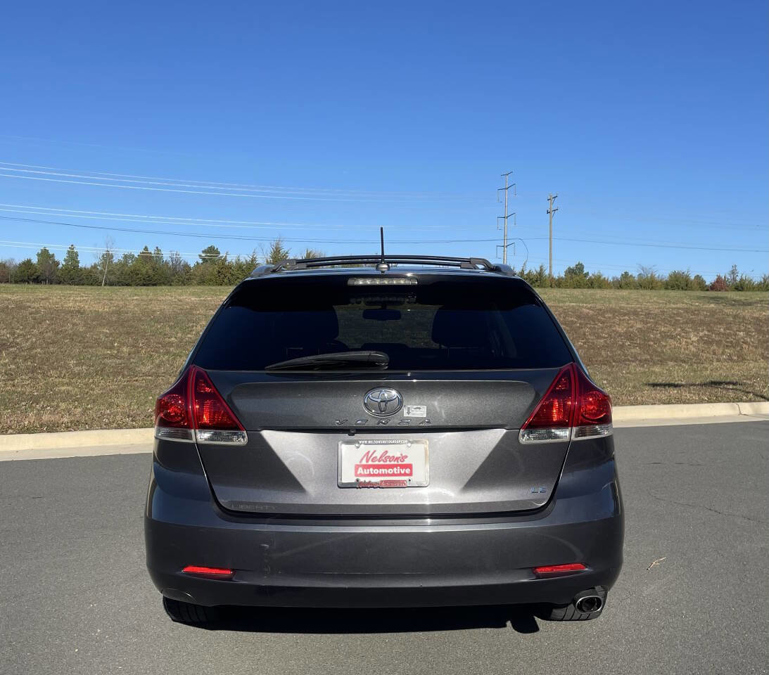 Used 2015 Toyota Venza LE image 4