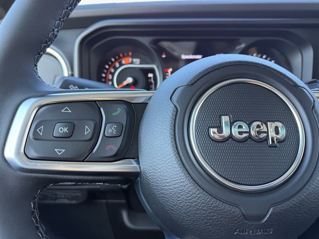 New 2026 Jeep Wrangler Unlimited Sahara AWD/4WD image 25