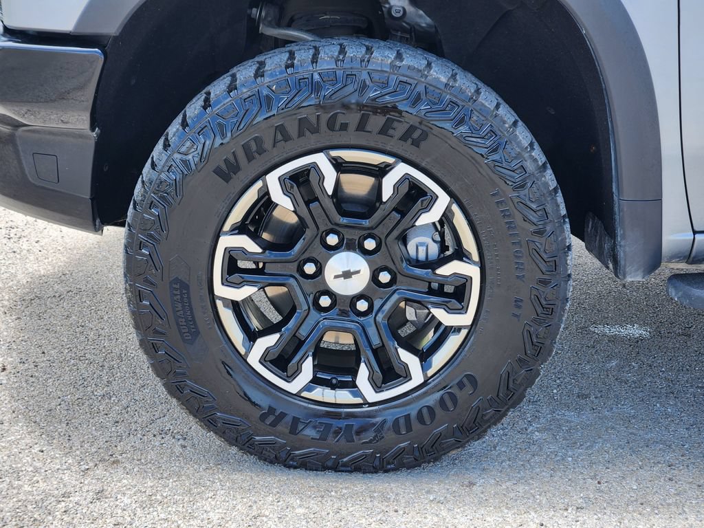 Used 2023 Chevrolet Silverado 1500 ZR2 AWD/4WD image 10