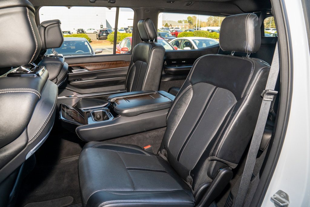 Used 2023 Jeep Grand Wagoneer 4WD image 9