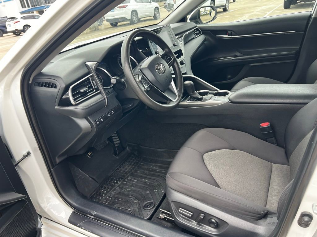 Used 2022 Toyota Camry LE FWD image 19