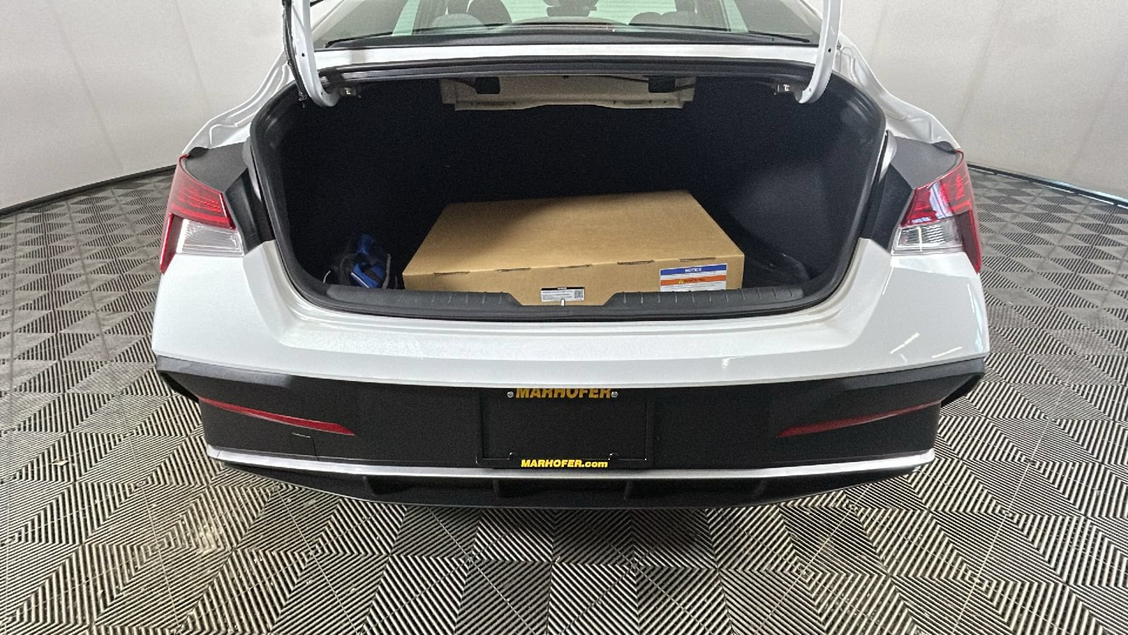 Certified 2025 Hyundai Elantra SEL FWD image 32