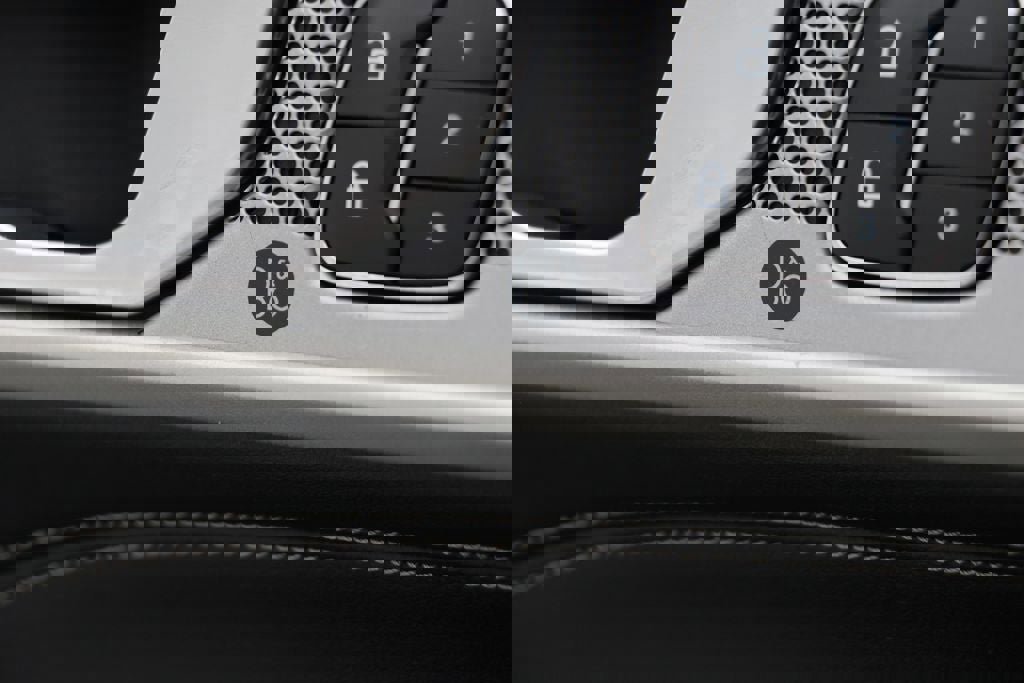 Used 2022 Ford Explorer Limited w/ Equipment Group 301A image 32