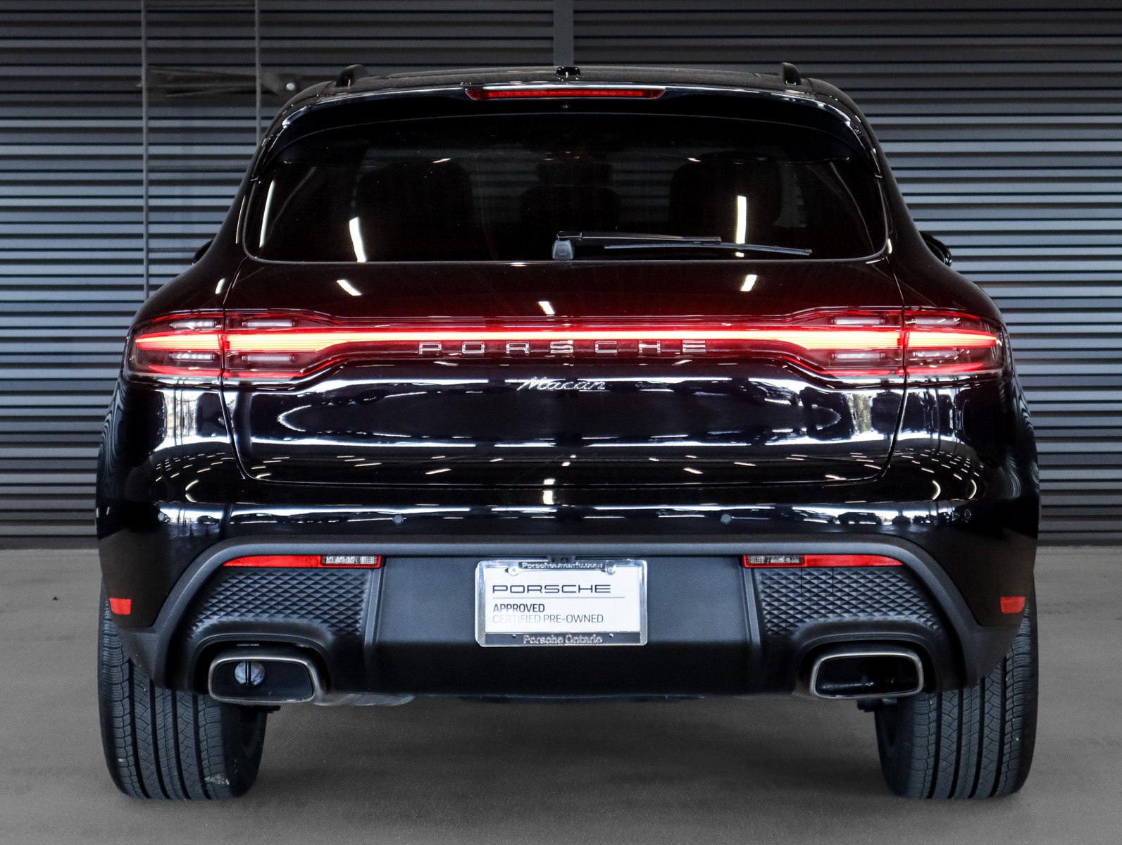 Certified 2023 Porsche Macan AWD/4WD image 9