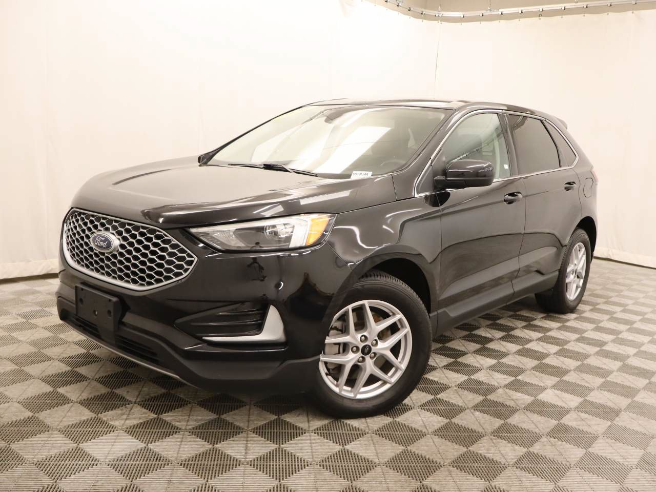 Used 2024 Ford Edge SEL