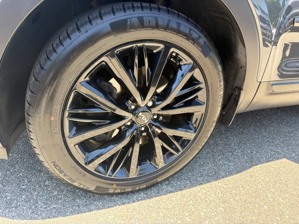 Certified 2022 Kia Telluride SX w/ Towing Package FWD image 3