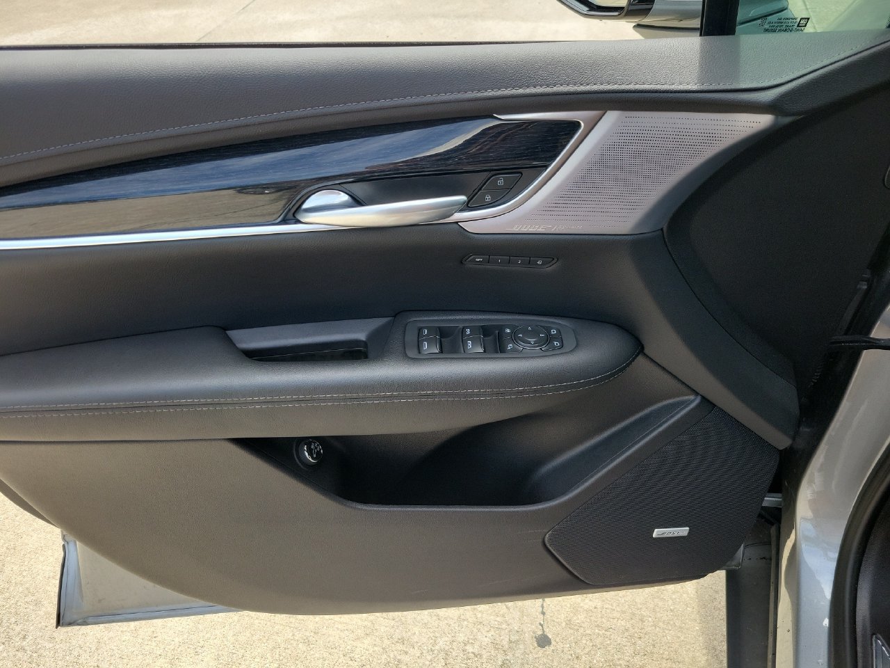Certified 2025 Cadillac XT5 Premium Luxury w/ LPO, Floor Liner Package AWD/4WD image 15
