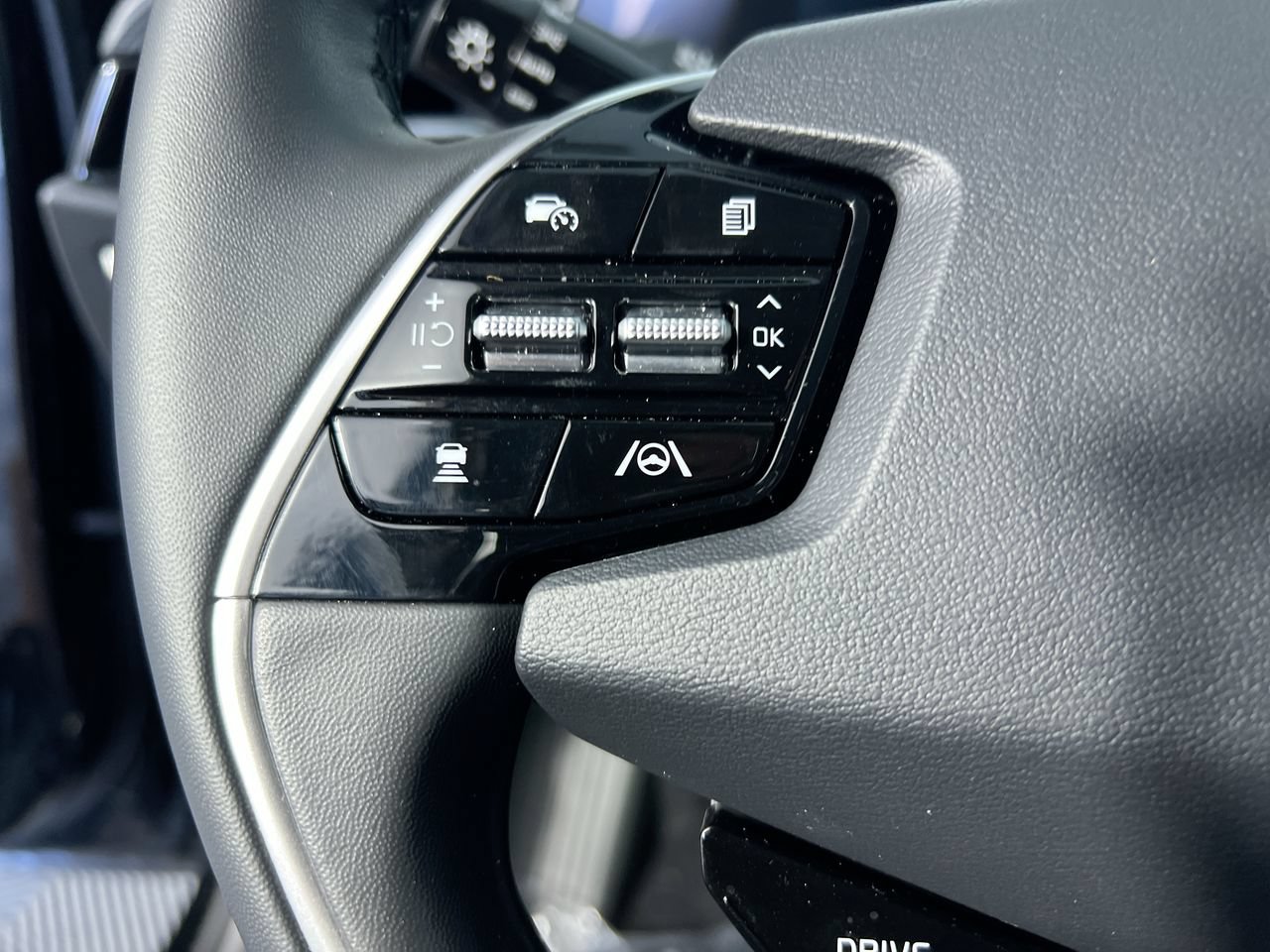 Certified 2024 Kia Niro EX FWD image 16