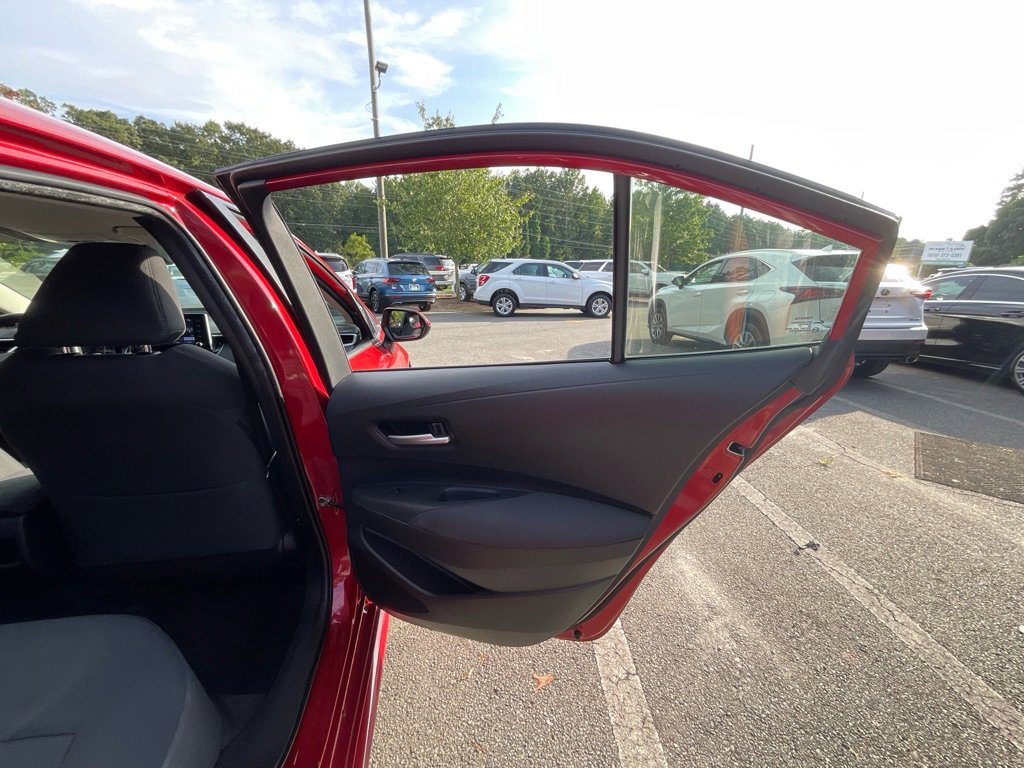 Used 2021 Toyota Corolla LE image 41