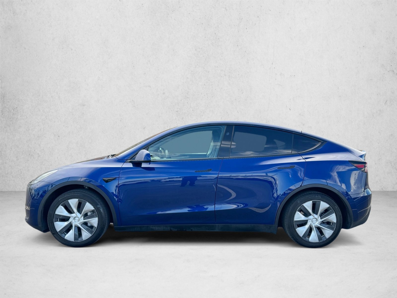 Used 2023 Tesla Model Y 2WD image 8