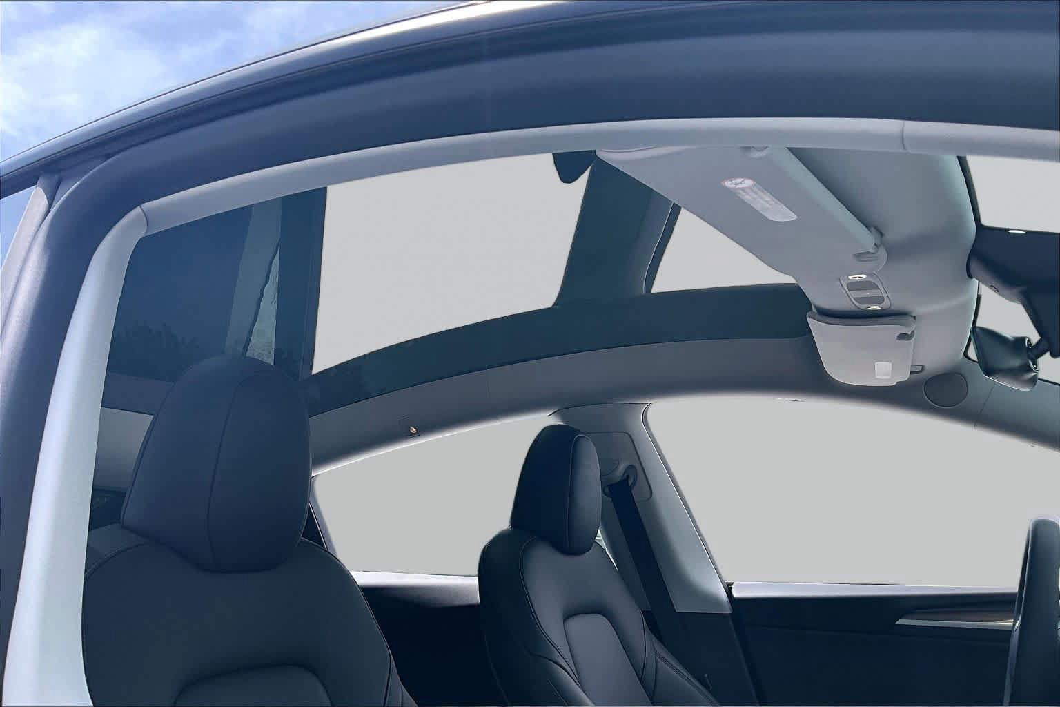 Used 2025 Tesla Model Y Performance AWD/4WD image 12