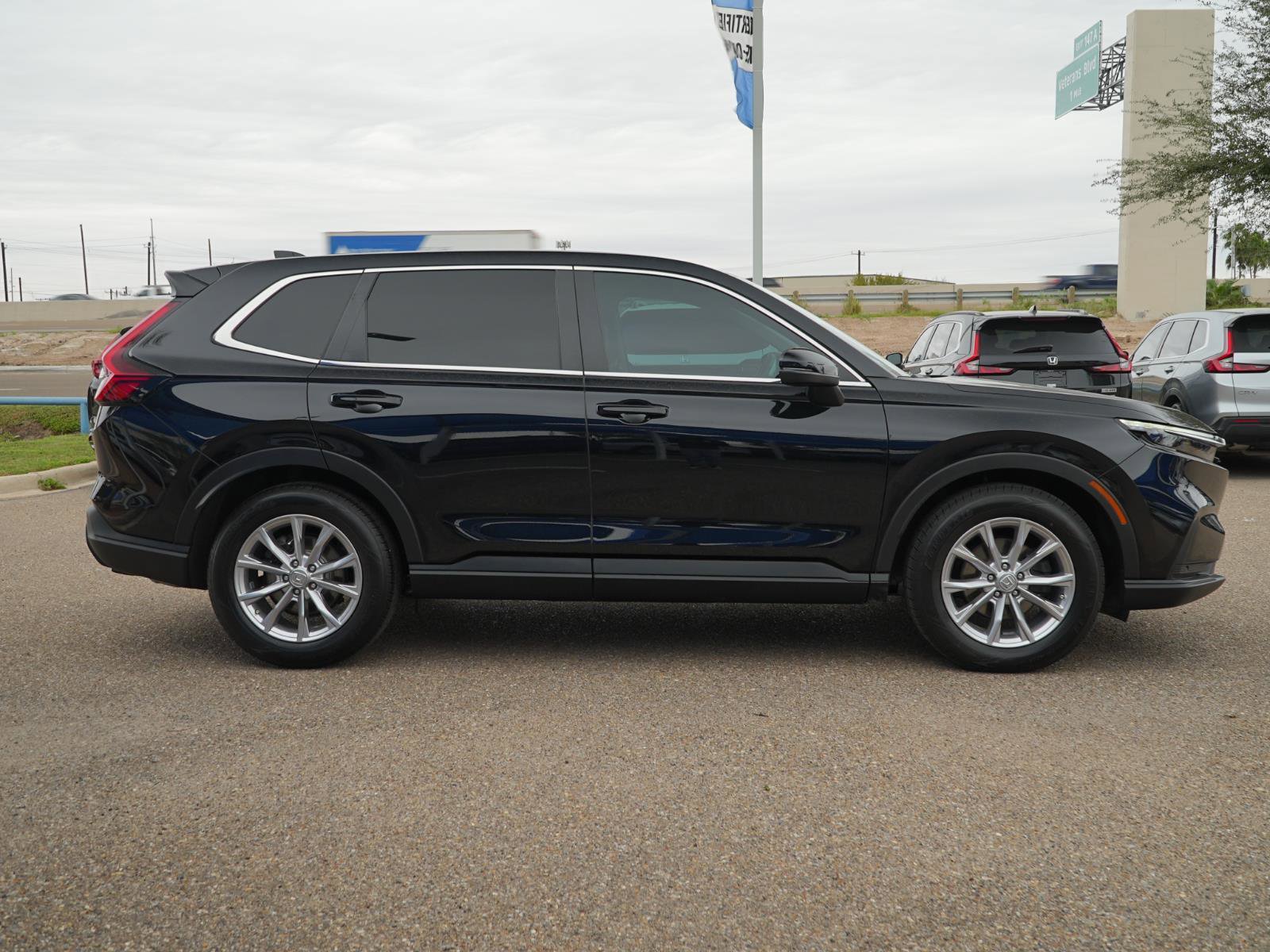 Used 2024 Honda CR-V EX-L image 4