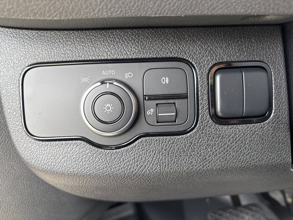 Used 2024 Mercedes-Benz Sprinter 2500 image 35